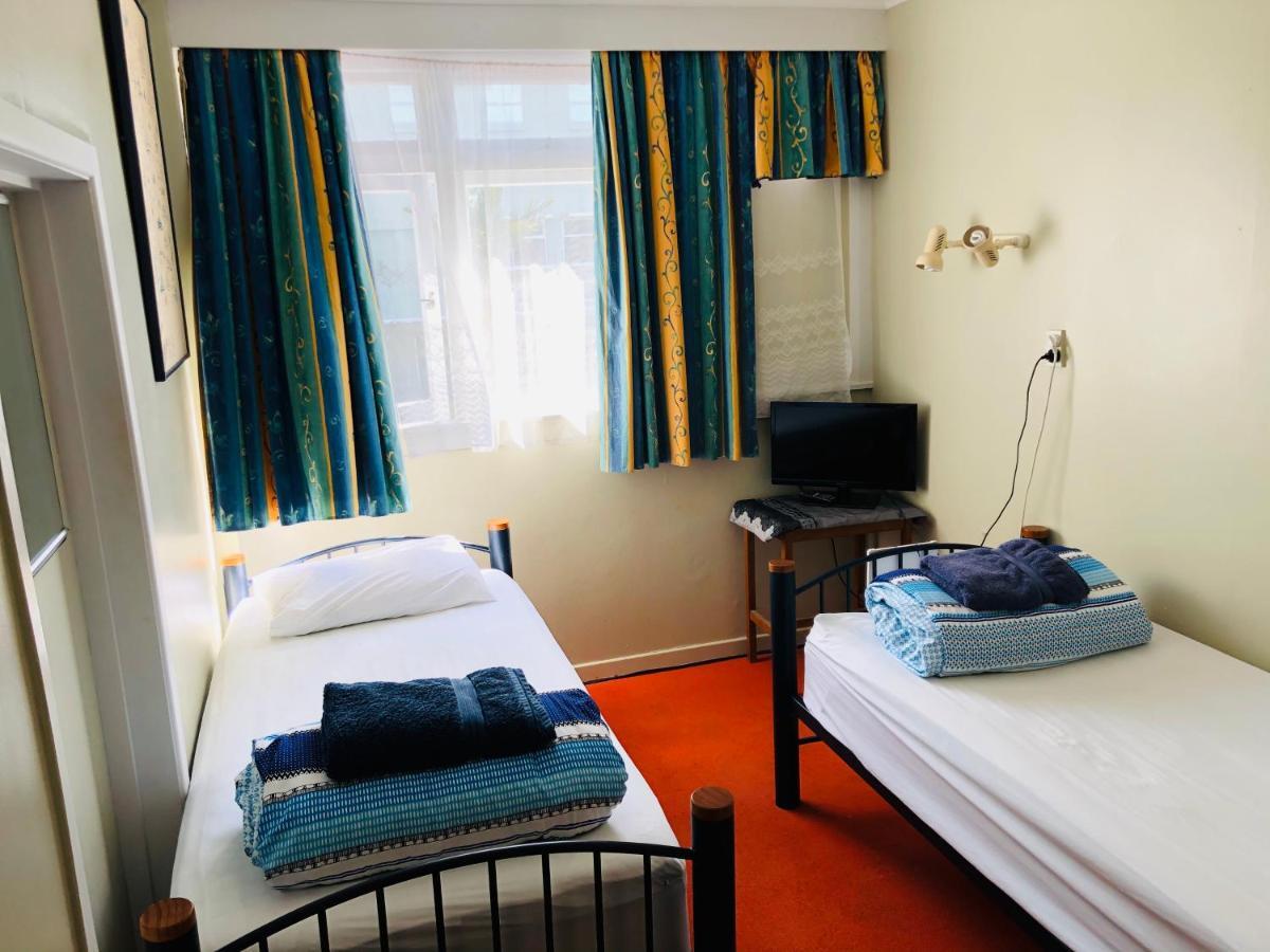 Ariki Backpackers Hostel New Plymouth Room photo